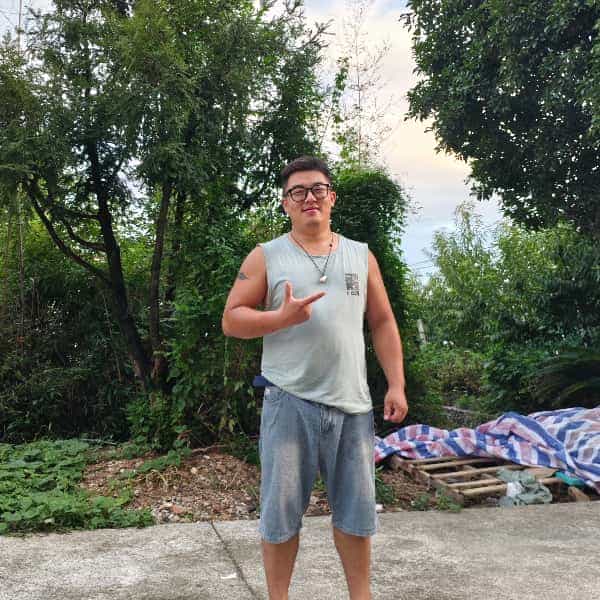 32岁岁浙江单身帅哥 - 滁州吉缘网